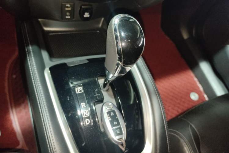 Used Nissan X-Trail 2017 2.0L CVT Comfort Edition 2WD Gear Lever