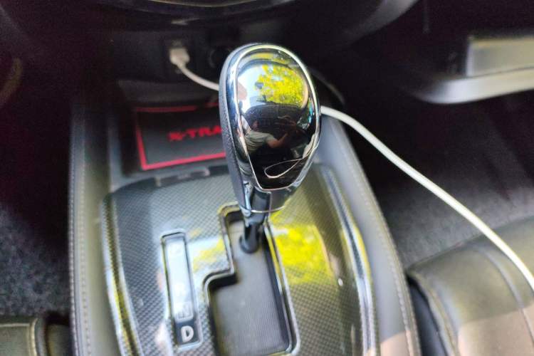 Used Nissan X-Trail 2017 2.0L CVT Comfort Edition 2WD Gear Lever