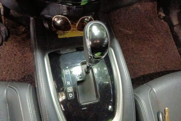 Used Nissan X-Trail 2017 2.0L CVT Comfort Edition 2WD Gear Lever