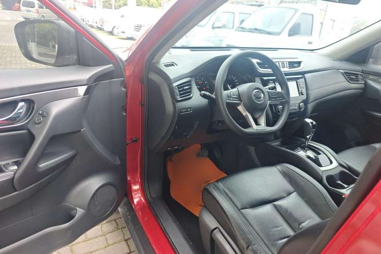 Used Nissan X-Trail 2017 2.0L CVT Comfort Edition 2WD Interior 2