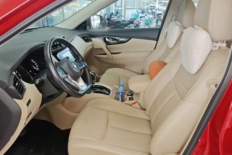 Used Nissan X-Trail 2017 2.5L CVT Luxury Edition 4WD Left Front Seat