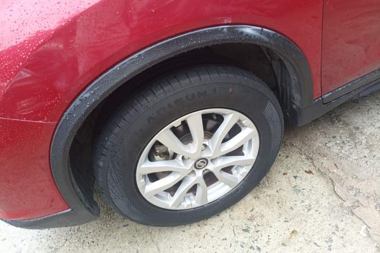 Used Nissan X-Trail 2017 2.0L CVT Comfort Edition 2WD Left Front Wheel Hub