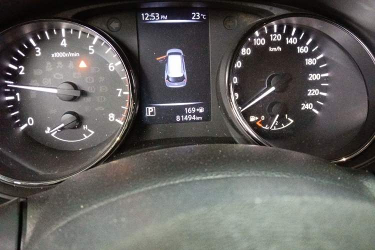 Used Nissan X-Trail 2017 2.0L CVT Comfort Edition 2WD Odometer Close Up