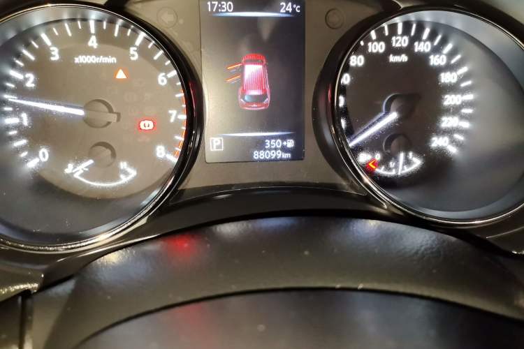 Used Nissan X-Trail 2017 2.0L CVT Comfort Edition 2WD Odometer Close Up