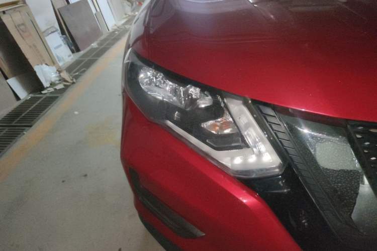 Used Nissan X-Trail 2017 2.5L CVT Luxury Edition 4WD Right Front Headlight