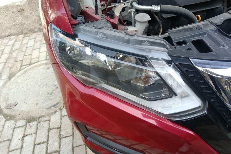 Used Nissan X-Trail 2017 2.0L CVT Comfort Edition 2WD Right Front Headlight