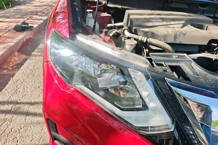 Used Nissan X-Trail 2017 2.0L CVT Comfort Edition 2WD Right Front Headlight