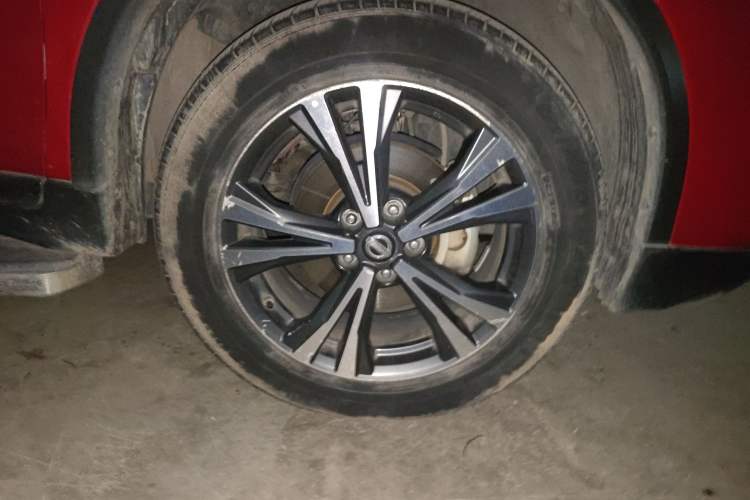 Used Nissan X-Trail 2017 2.5L CVT Luxury Edition 4WD Right Front Wheel Hub