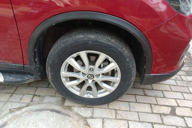 Used Nissan X-Trail 2017 2.0L CVT Comfort Edition 2WD Right Front Wheel Hub