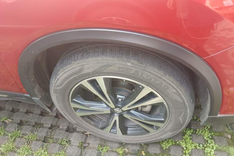 Used Nissan X-Trail 2017 2.5L CVT Luxury Edition 4WD Right Front Wheel Hub
