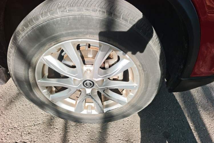 Used Nissan X-Trail 2017 2.0L CVT Comfort Edition 2WD Right Front Wheel Hub
