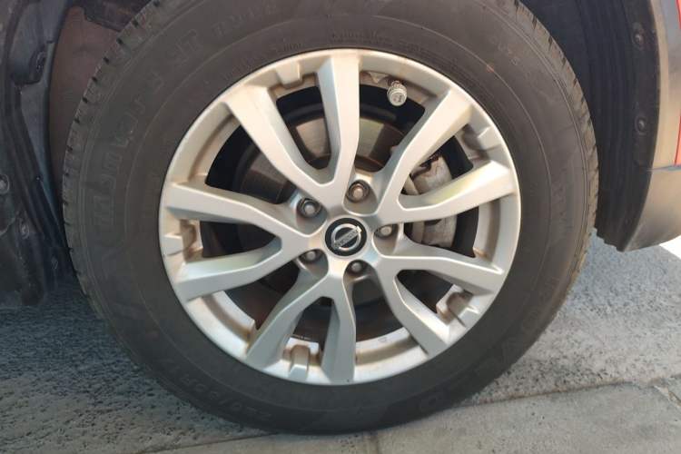 Used Nissan X-Trail 2017 2.0L CVT Comfort Edition 2WD Right Front Wheel Hub
