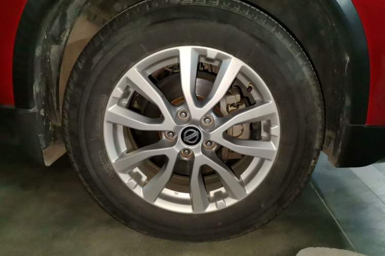 Used Nissan X-Trail 2017 2.0L CVT Comfort Edition 2WD Right Front Wheel Hub