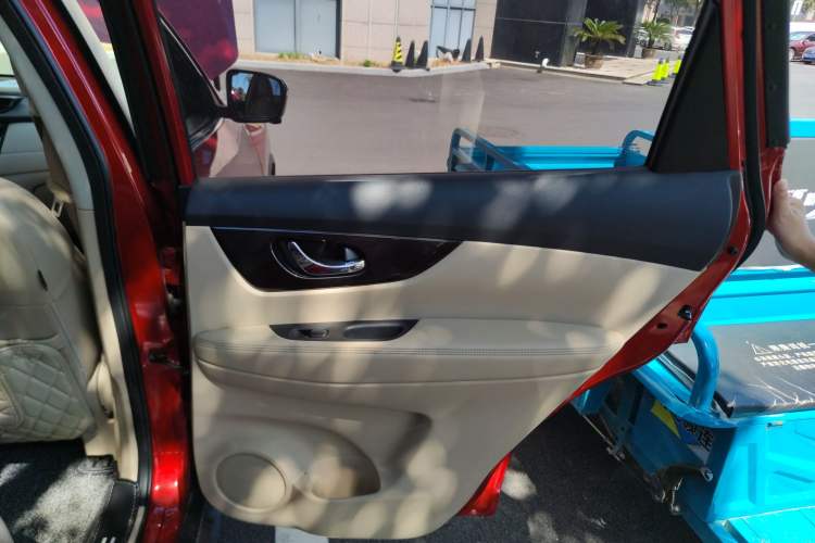 Used Nissan X-Trail 2017 2.0L CVT Comfort Edition 2WD Right Rear Door Interior