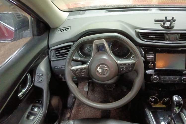Used Nissan X-Trail 2017 2.0L CVT Comfort Edition 2WD Steering Wheel