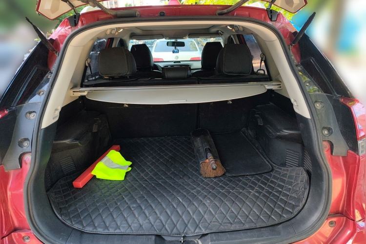 Used Nissan X-Trail 2017 2.0L CVT Comfort Edition 2WD Trunk