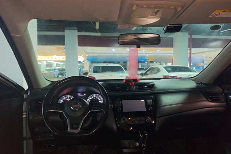 Used Nissan X-Trail 2017 2.0L CVT Comfort Edition 2WD Center Console