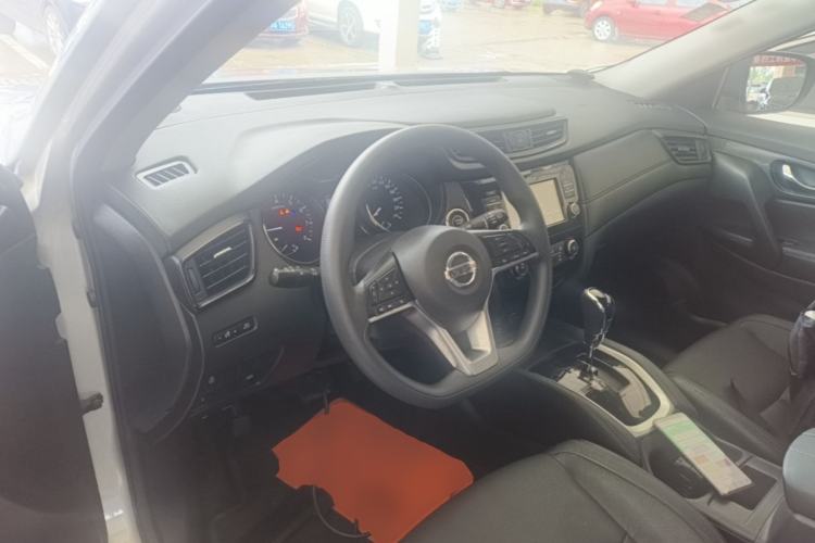 Used Nissan X-Trail 2017 2.0L CVT Comfort Edition 2WD Center Console