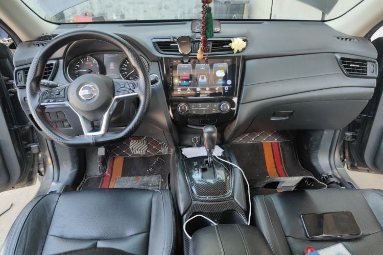 Used Nissan X-Trail 2017 2.0L CVT Comfort Edition 2WD Center Console