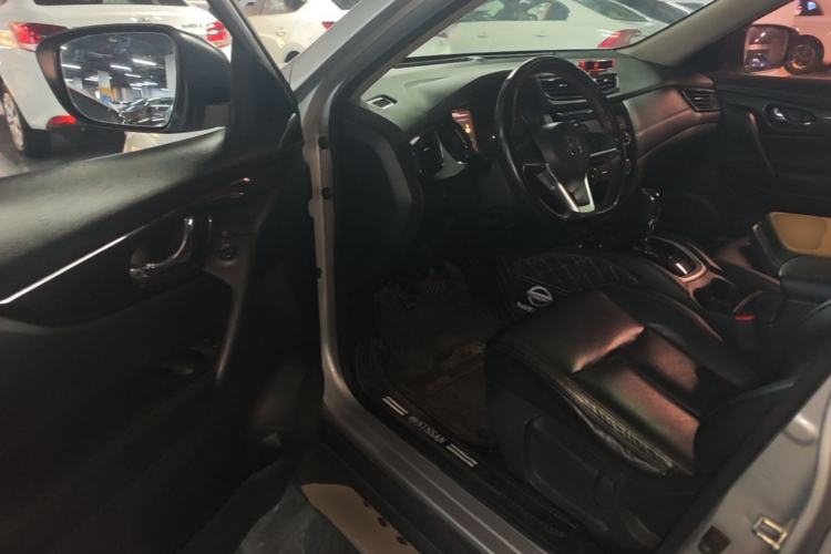 Used Nissan X-Trail 2017 2.0L CVT Comfort Edition 2WD Driver Seat