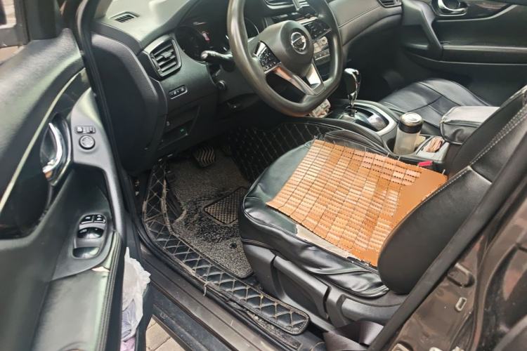 Used Nissan X-Trail 2017 2.0L CVT Comfort Edition 2WD Driver Seat