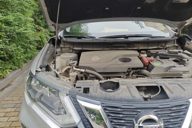 Used Nissan X-Trail 2017 2.0L CVT Comfort Edition 2WD Engine Bay Right
