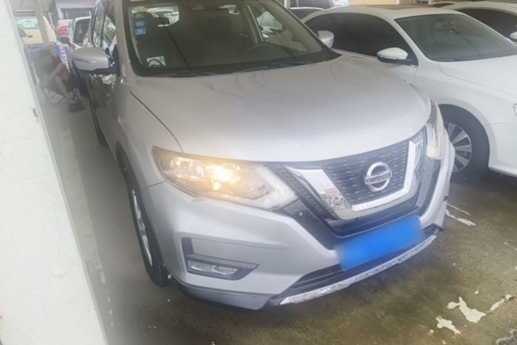 Used Nissan X-Trail 2017 2.0L CVT Comfort Edition 2WD Front Right 45 Deg