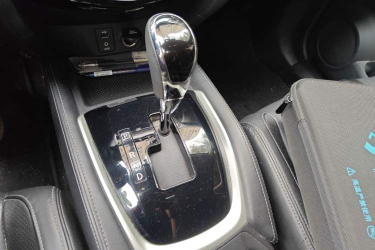 Used Nissan X-Trail 2017 2.0L CVT Comfort Edition 2WD Gear Lever