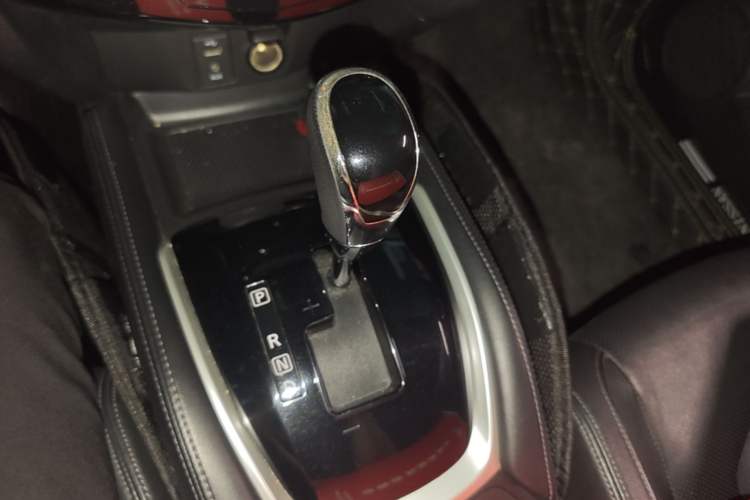 Used Nissan X-Trail 2017 2.0L CVT Comfort Edition 2WD Gear Lever