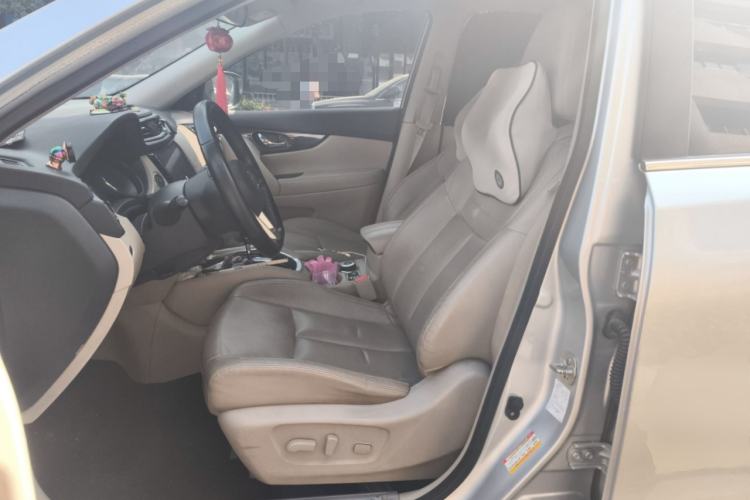 Used Nissan X-Trail 2017 2.5L CVT Luxury Edition 4WD Left Front Seat