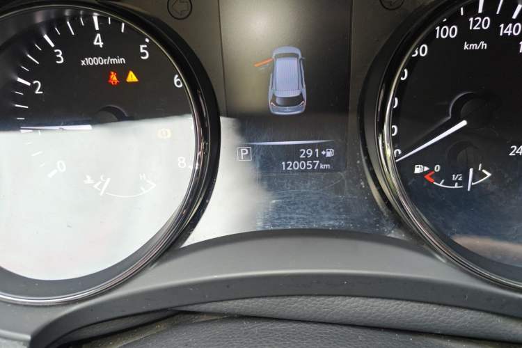 Used Nissan X-Trail 2017 2.0L CVT Comfort Edition 2WD Odometer Close Up