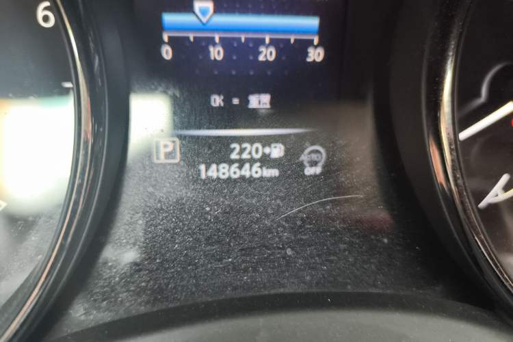 Used Nissan X-Trail 2017 2.5L CVT Luxury Edition 4WD Odometer Close Up
