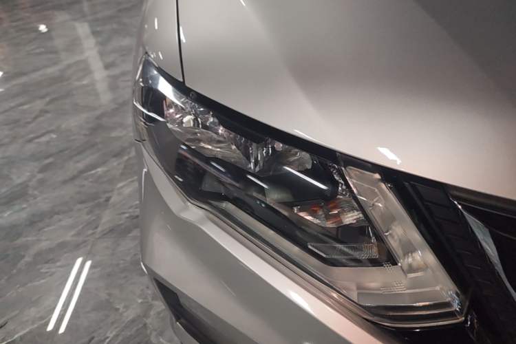 Used Nissan X-Trail 2017 2.0L CVT Comfort Edition 2WD Right Front Headlight