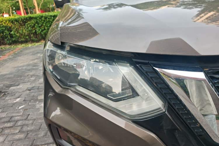 Used Nissan X-Trail 2017 2.0L CVT Comfort Edition 2WD Right Front Headlight