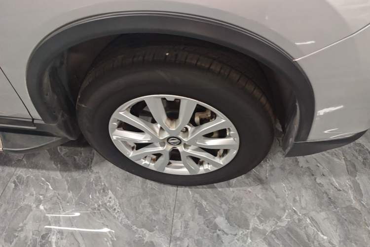 Used Nissan X-Trail 2017 2.0L CVT Comfort Edition 2WD Right Front Wheel Hub
