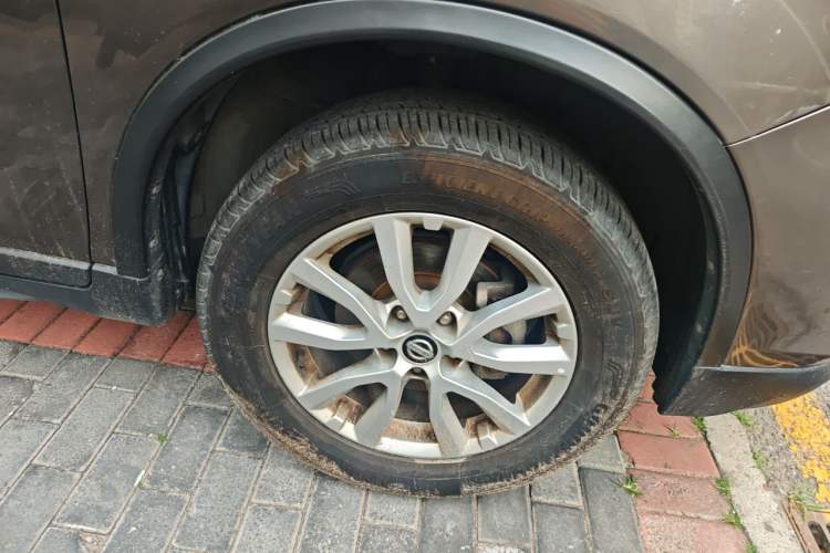 Used Nissan X-Trail 2017 2.0L CVT Comfort Edition 2WD Right Front Wheel Hub