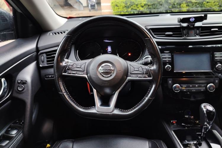 Used Nissan X-Trail 2017 2.5L CVT Luxury Edition 4WD Steering Wheel