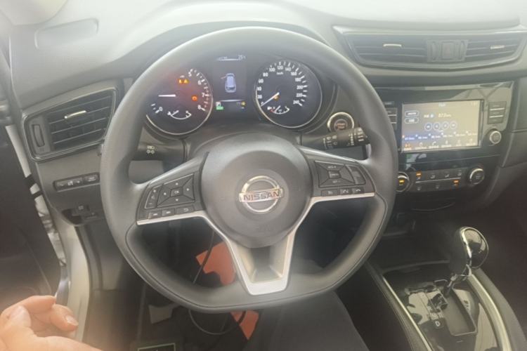 Used Nissan X-Trail 2017 2.0L CVT Comfort Edition 2WD Steering Wheel