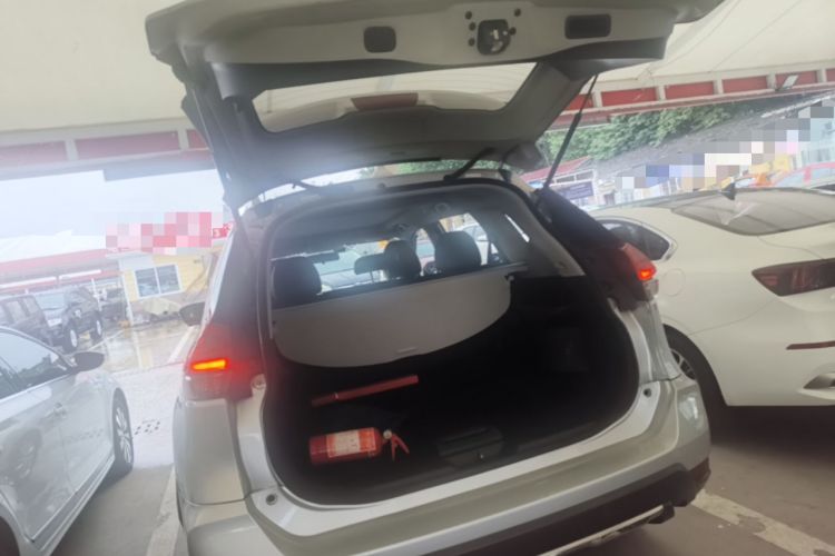 Used Nissan X-Trail 2017 2.0L CVT Comfort Edition 2WD Trunk
