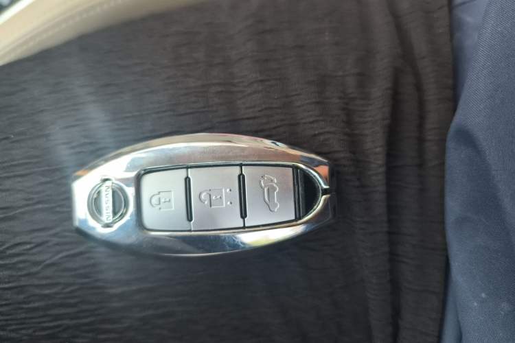 Used Nissan X-Trail 2017 2.5L CVT Luxury Edition 4WD Vehicle Key