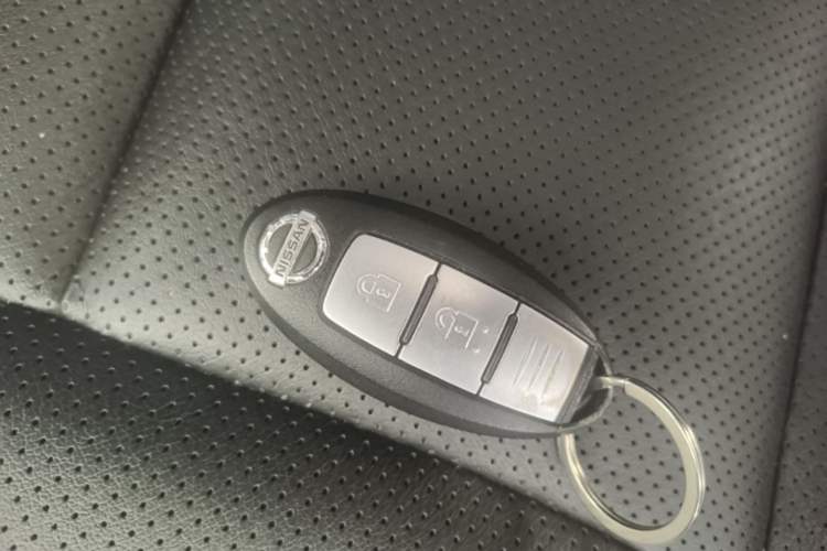 Used Nissan X-Trail 2017 2.0L CVT Comfort Edition 2WD Vehicle Key