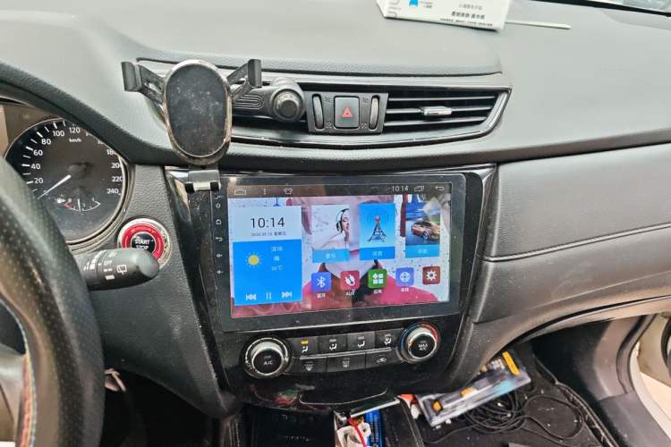 Used Nissan X-Trail 2017 2.0L CVT Comfort Edition 2WD Audio And AC Panel