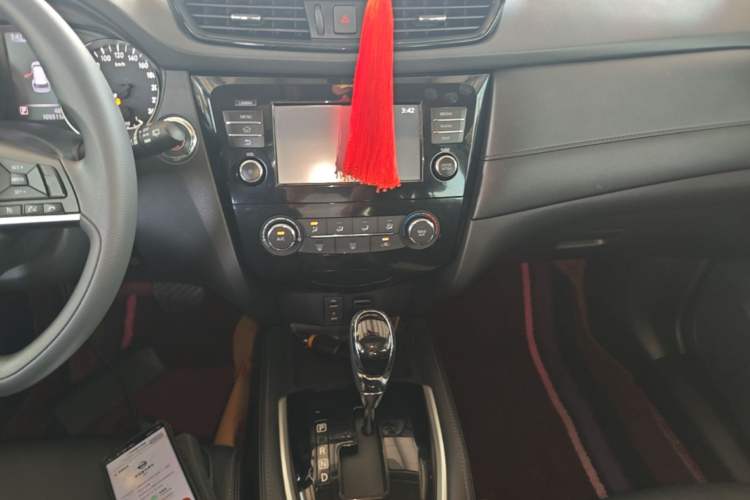 Used Nissan X-Trail 2017 2.0L CVT Comfort Edition 2WD Audio And AC Panel