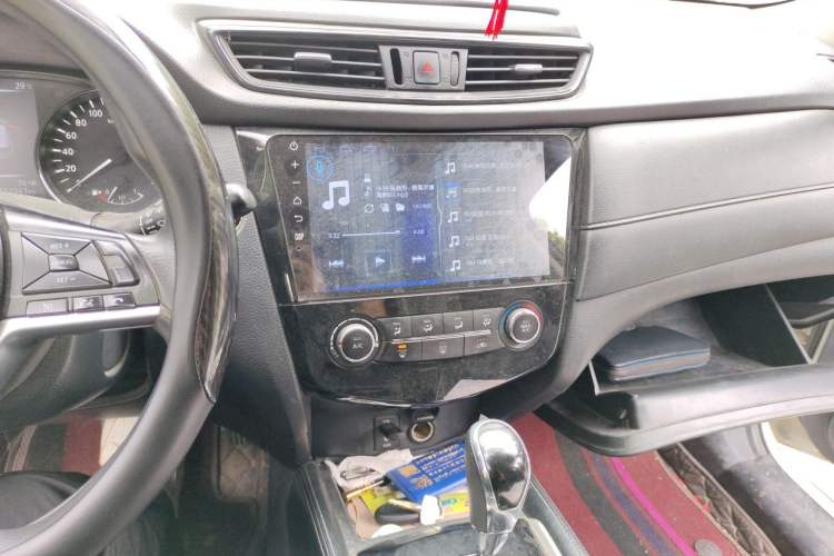 Used Nissan X-Trail 2017 2.0L CVT Comfort Edition 2WD Audio And AC Panel