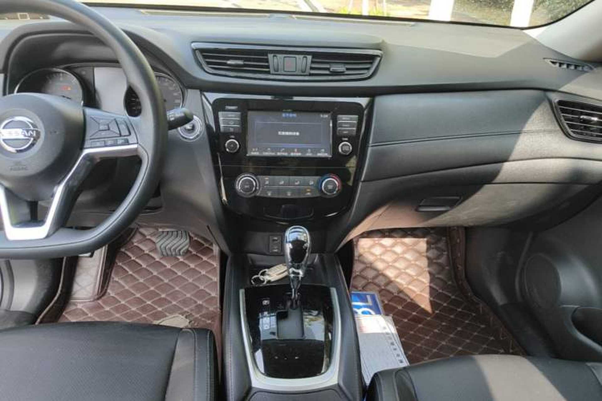 Used Nissan X-Trail 2017 2.0L CVT Comfort Edition 2WD Audio And AC Panel