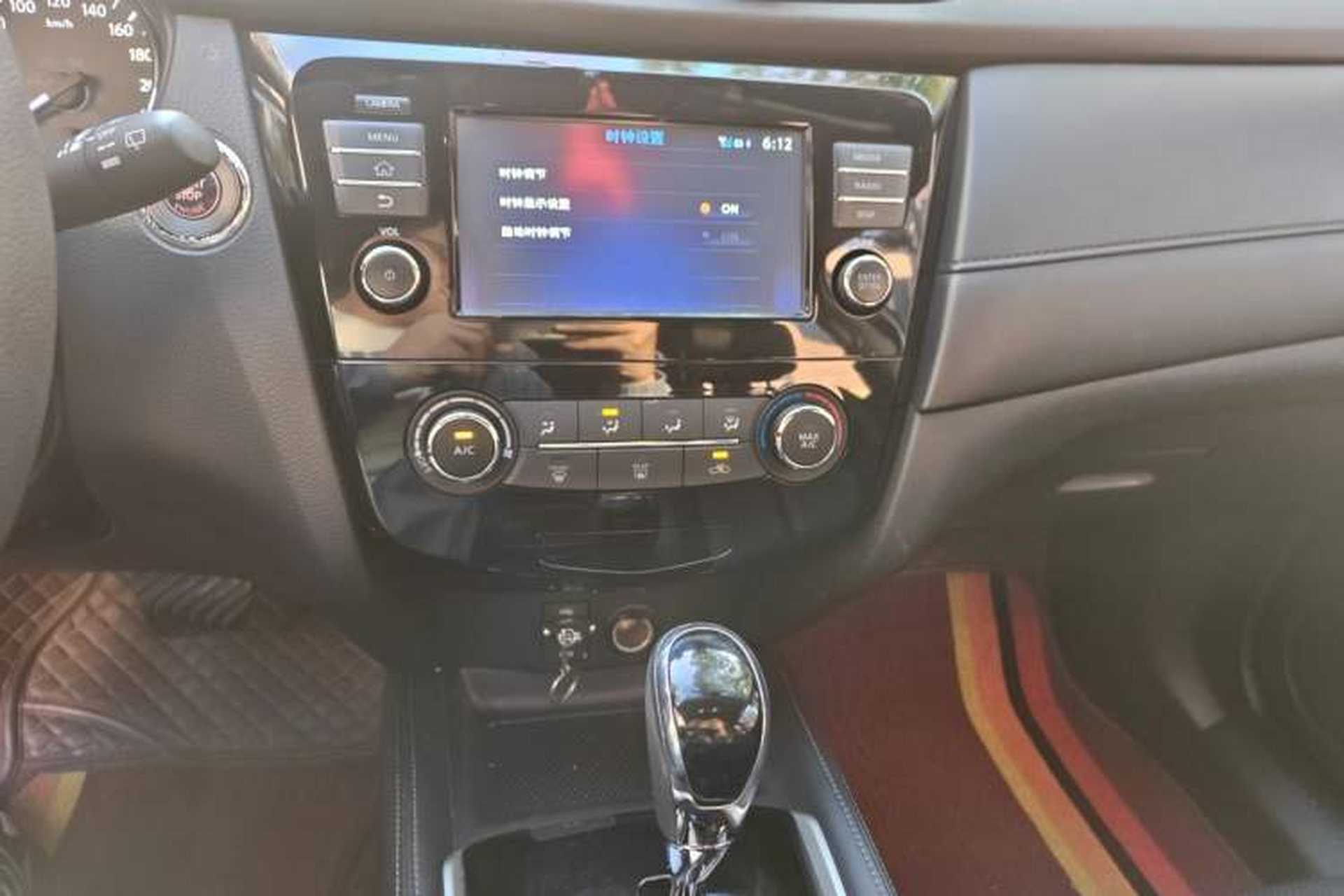 Used Nissan X-Trail 2017 2.0L CVT Comfort Edition 2WD Audio And AC Panel