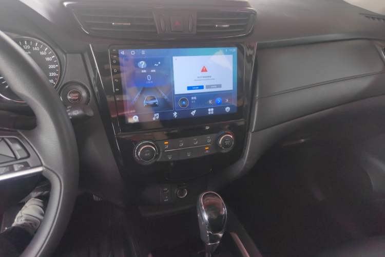 Used Nissan X-Trail 2017 2.0L CVT Comfort Edition 2WD Audio And AC Panel
