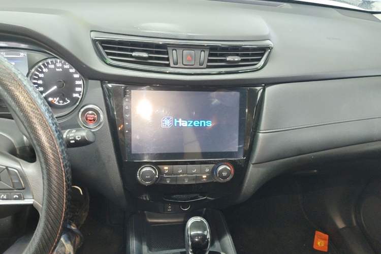 Used Nissan X-Trail 2017 2.0L CVT Comfort Edition 2WD Audio And AC Panel