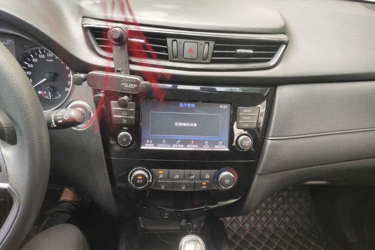 Used Nissan X-Trail 2017 2.0L CVT Comfort Edition 2WD Audio And AC Panel