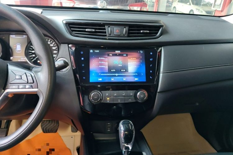 Used Nissan X-Trail 2017 2.0L CVT Comfort Edition 2WD Audio And AC Panel